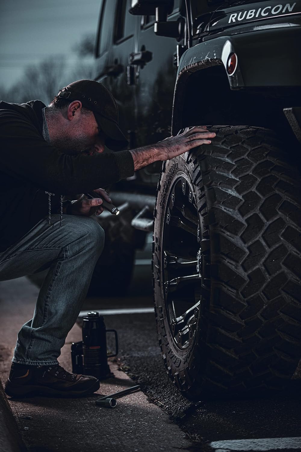 Streamlight 88810 Wedge 300-Lumen Slim Everyday Carry Flashlight, Includes USB-C Cable and Lanyard, Black