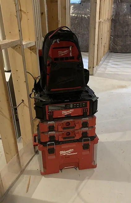 Milwaukee 2950-20 M18 Bluetooth Cordless Packout Radio, Charger + Packout Organizer