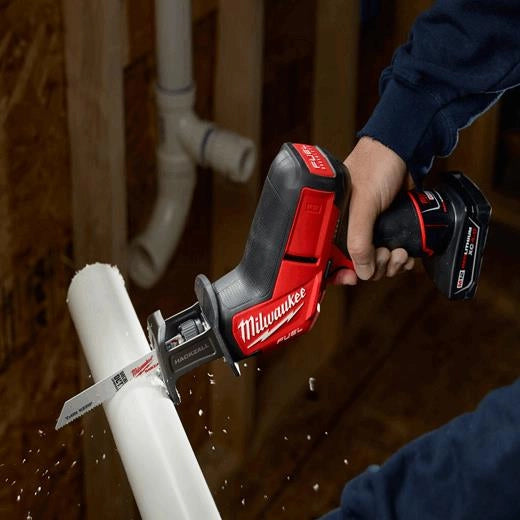 Milwaukee 2520-21XC HACKZALL Reciprocating Saw Kit + FREE Battery