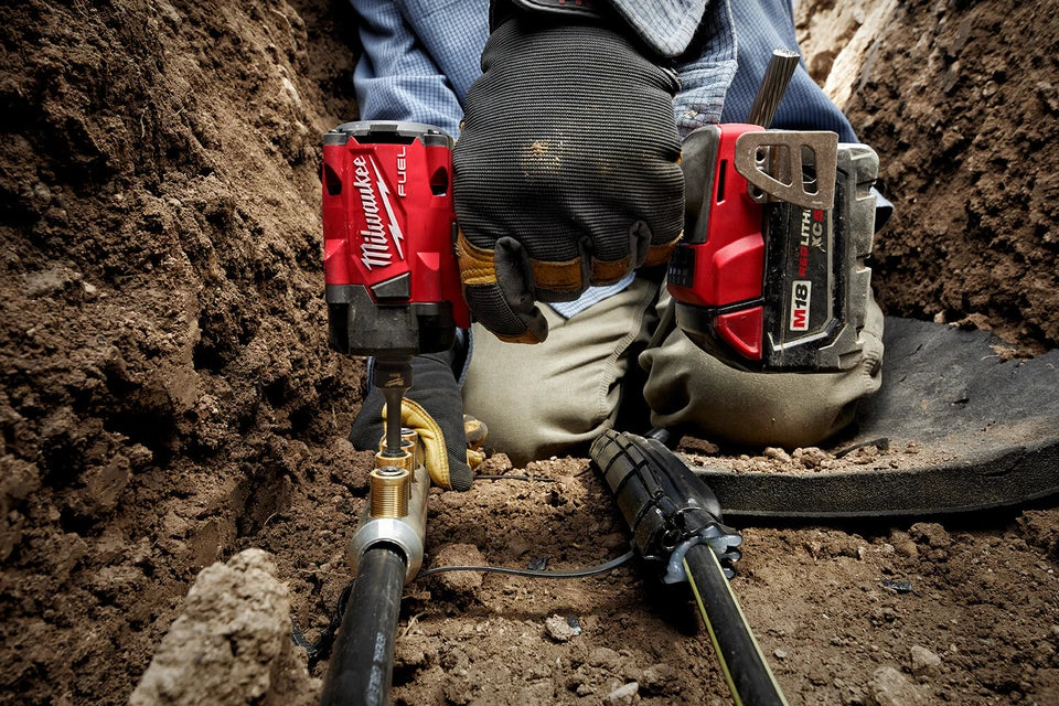 Milwaukee 2855-20 M18 FUEL 1/2" Compact Impact Wrench + 2ah Battery