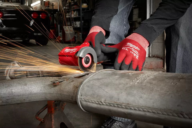 Load image into Gallery viewer, Milwaukee 2522-21XC M12 Fuel 3&quot; Compact Cut-Off Tool Kit + 3/8&quot; Ratchet
